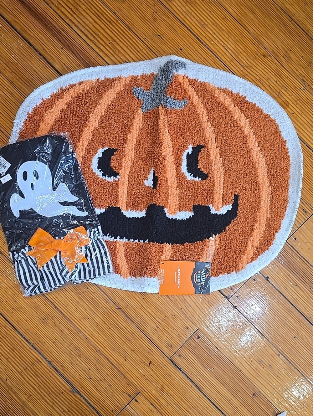 Holiday Rug And Mudpie Towel